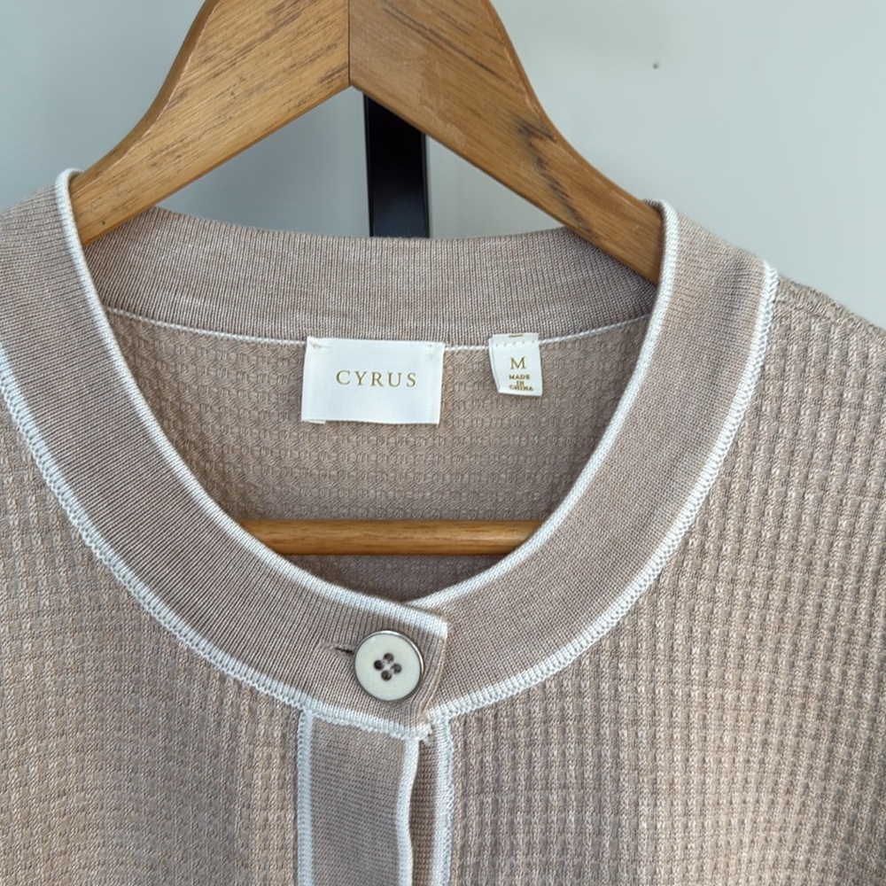 Cyrus NYC oatmeal cream sweater cardigan - Picture 2 of 5
